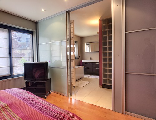 MAISON 3 façades GRAND CONFORT avec JARDIN & grand GARAGE privatif | HALF OPEN BEBOUWING 155 m² met groot comfort, stadstuin en grote garage