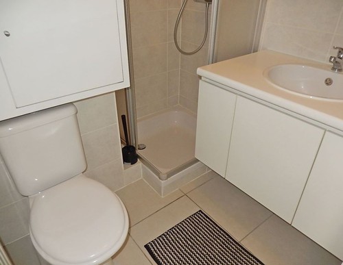 Bemeubelde studio in Westende verkoop via biddit.be