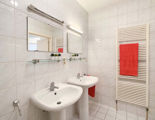 Gezellig appartement met 2 slaapkamers, inpandige garage en kelderberging te Maasmechelen