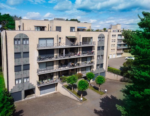 Gezellig appartement met 2 slaapkamers, inpandige garage en kelderberging te Maasmechelen