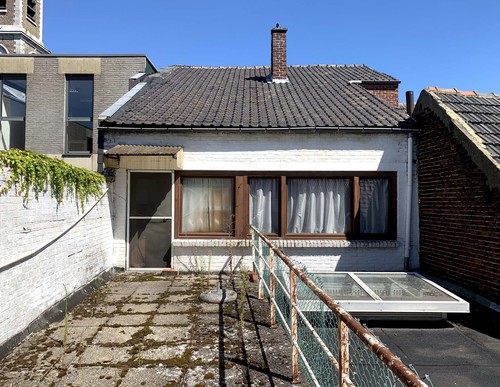 Handelsruimte met appartement en garage te Dilsen-Stokkem