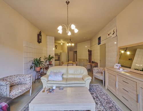 Handelspand met woonst te koop in Neerpelt centrum