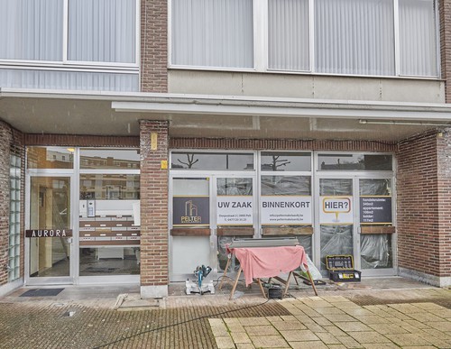 Handelspand met woonst te koop in Neerpelt centrum