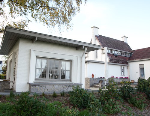 Karaktervolle Art-deco villa op toplocatie te Anzegem!