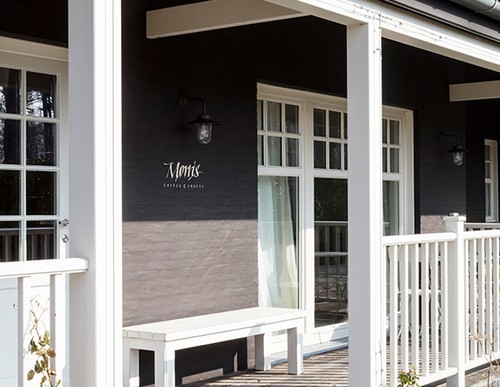 Sublieme eigendom (bouwjaar 2016) op een uiterst commerciële ligging te Oostkamp!