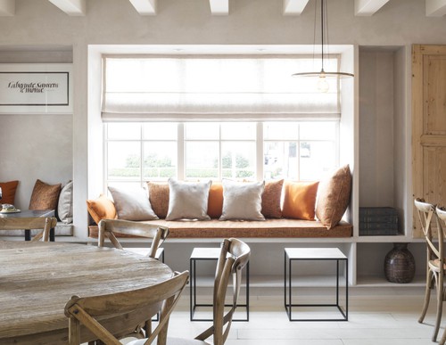 Sublieme eigendom (bouwjaar 2016) op een uiterst commerciële ligging te Oostkamp!